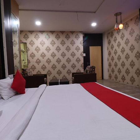 Hotel O Shri Sai Niwara Lodge Dhule エクステリア 写真